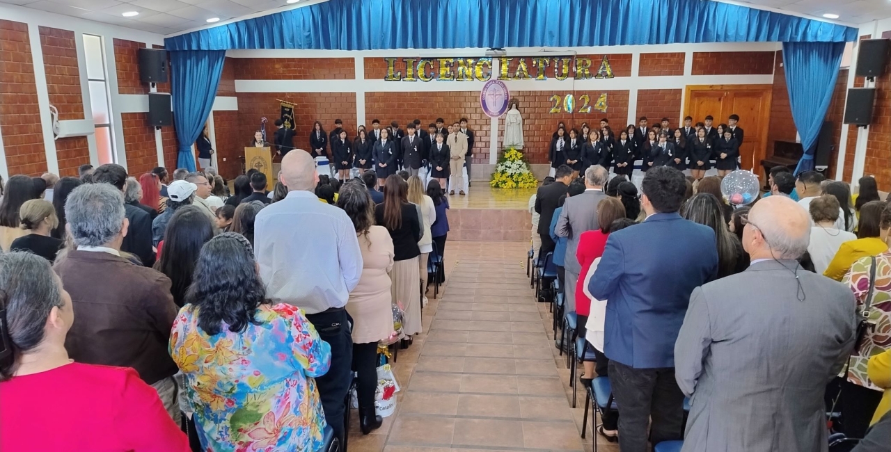 El Colegio Santa María Eufrasia realiza la “Ceremonia de Licenciatura” para los/as estudiantes de 4° Medio B